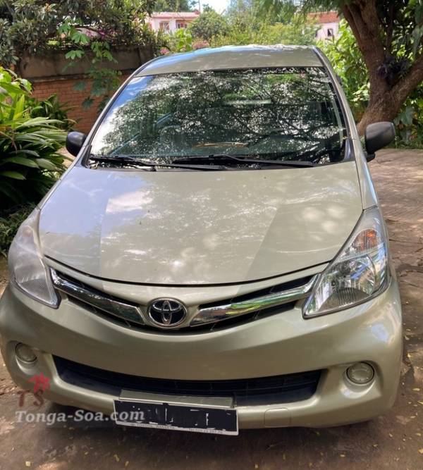 AU4884 A VENDRE TOYOTA AVANZA 7 places (Andria AutoMotoBateau)