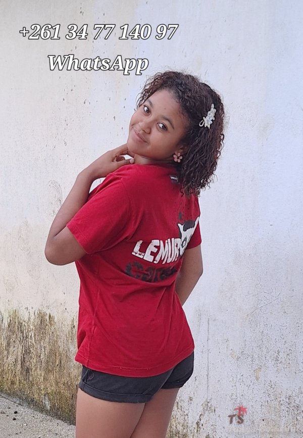 Floria - 23 ans  - Madagascar