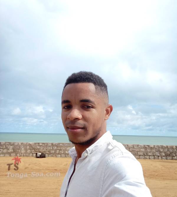 Essayons de vivre tel que nous sommes.