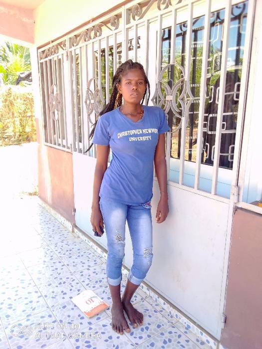 Bonjour moi c'est bavy je suis la nouvelle 