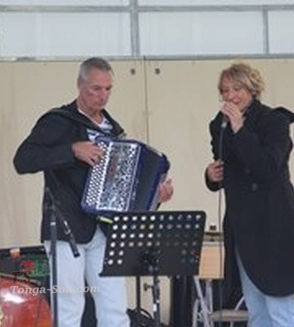 Recherche une femme au joli corps avec un cerveau plein