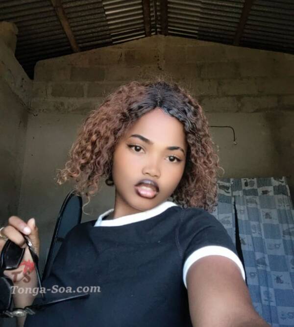 Je cherche de relation