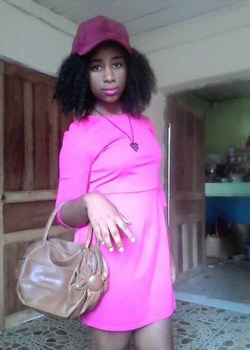  bonjour une femme qui est à la recherche d'une relation sérieuse