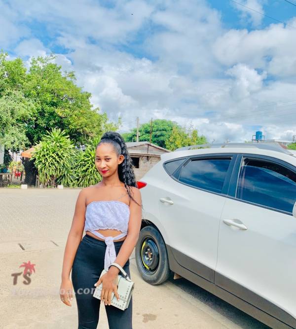 En espérant trouvé un homme qui me convient merci