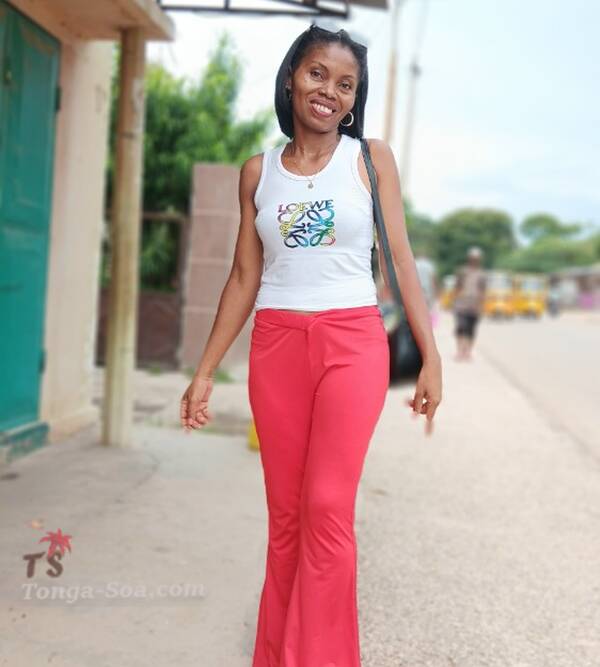 Femme malagasy, taille fine, bien dans sa peau, à la recherche de...