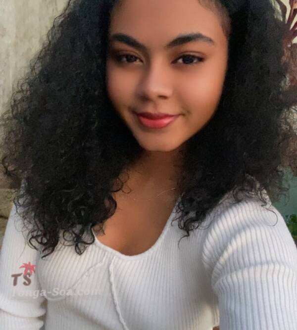 Un coeur d' une petite femme a aimer