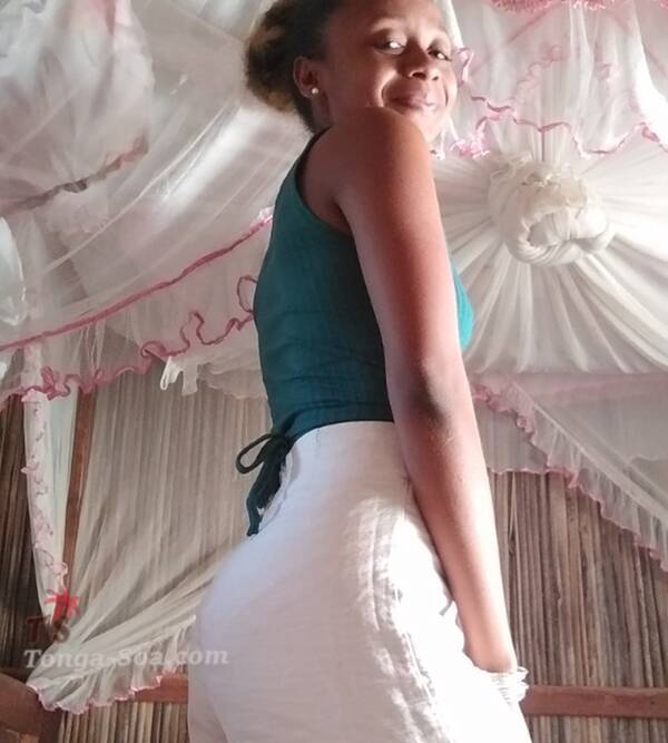 Une petite femme a la recherche de son bonheur