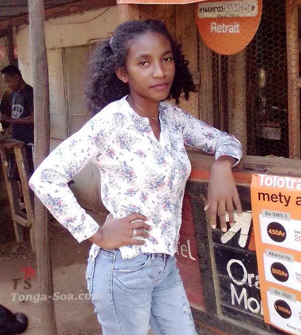 Éclat ébène de sambava:26ans,un coeur prêt à aimer