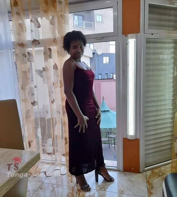  "a la recherche d’un homme pour partager des moments uniques"