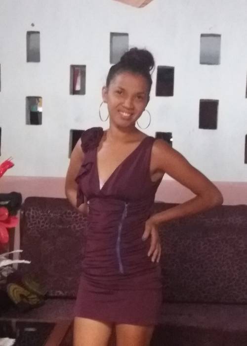 Femme célibataire à la recherche de sa moitié