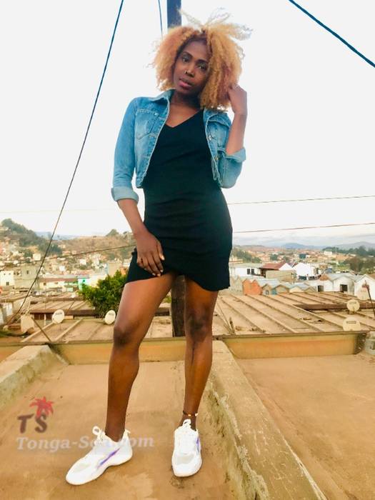 Je suis une femme simple et serieuse