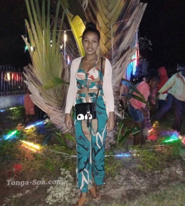 J'ai 25ans,teint caramel,et mince.je vie à majunga et je suis déj...