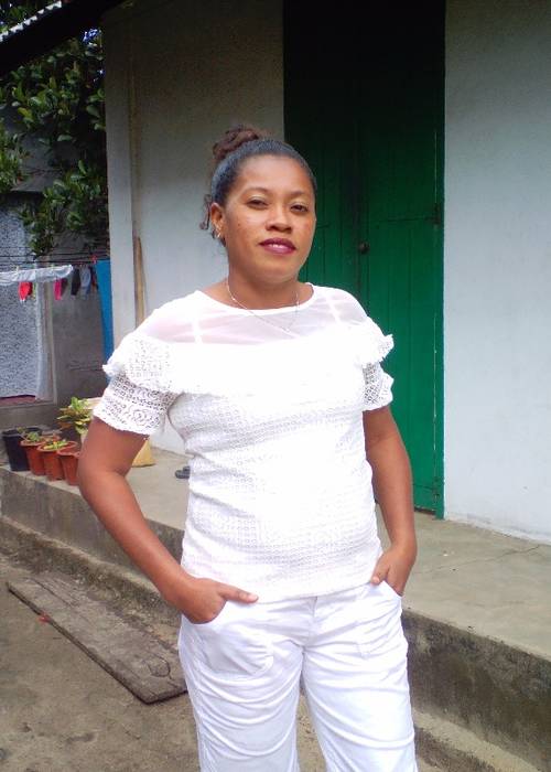 Femme b joyuese a la recherche sa moitie