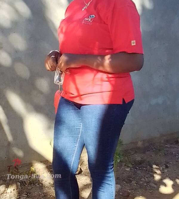 Femme noir avec une taille moyenne 32ans,cherche grande histoire