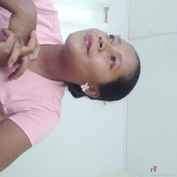 ✨ je suis une femme avec un cœur vrai ❤️ a encore beaucoup d’amou...