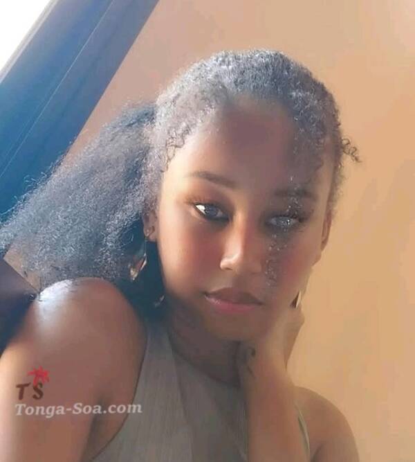 Amour d' une petite femme est si fort