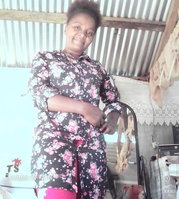 Douce célibataire de longue date cherche homme pour partager sa v...