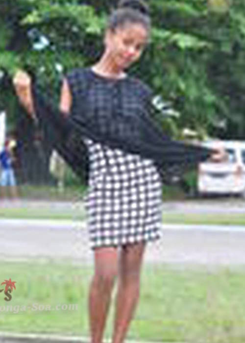 Coucou je suis là , ta princesse qui est prête à te suivre .