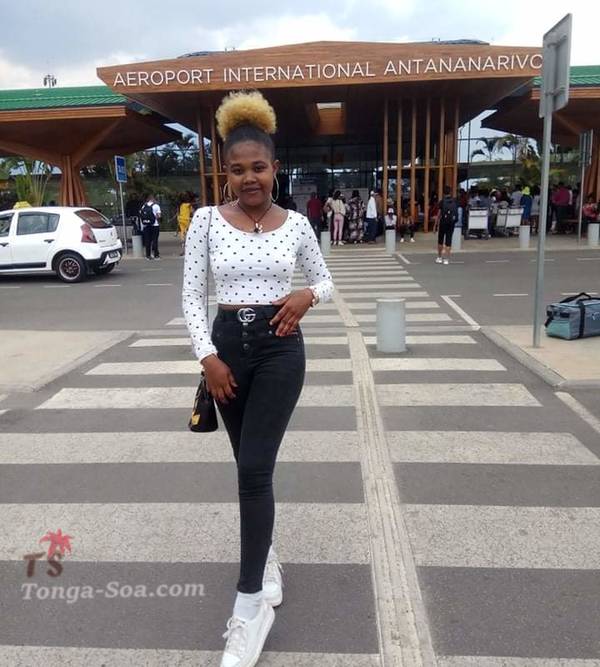 Jeune femme serieuse sincere 