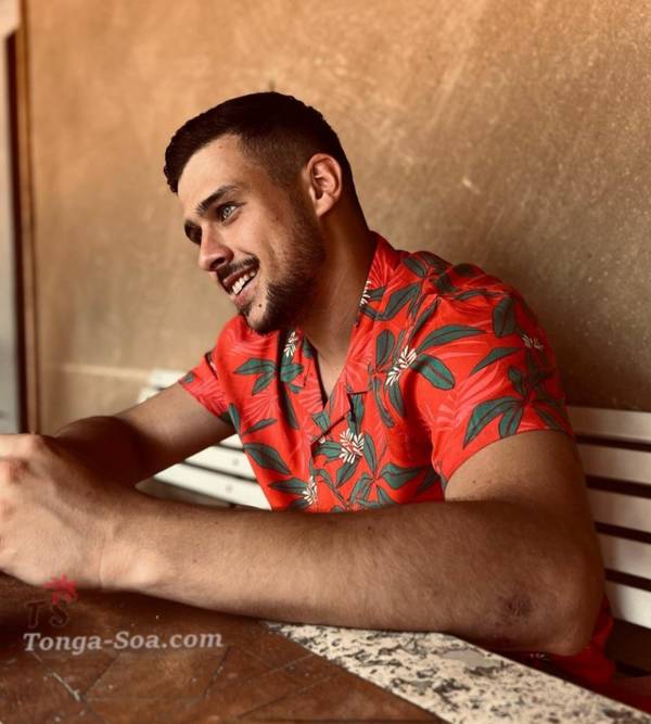 Homme d'affaires francais pour petite malgache soumise...