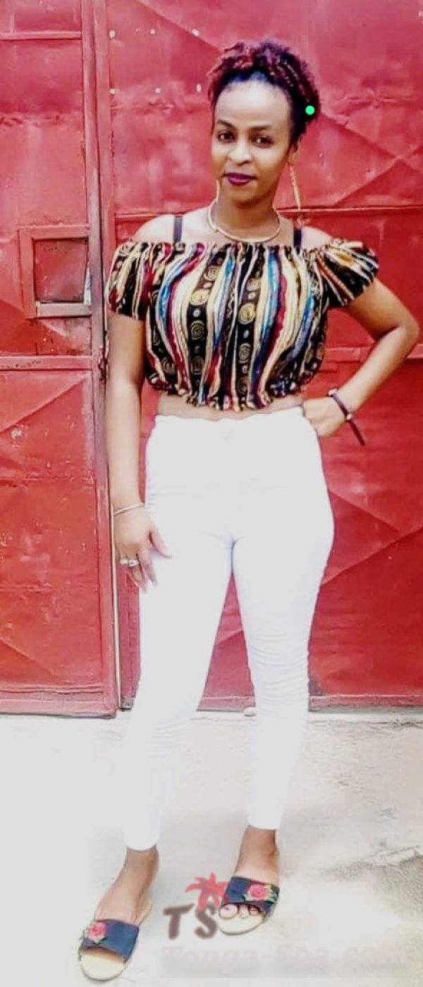 Une maman joyeuse chercher d'amour sincère