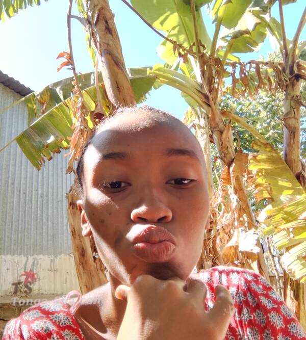 Une jeune maman a la recherche d'amour et douceur