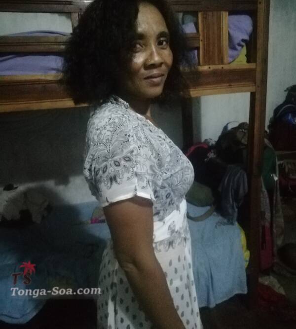 Femme a la recherche du bonheur 