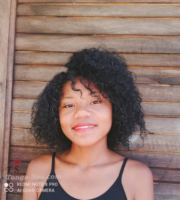 Une jeune femme à la recherche de sa moitié 