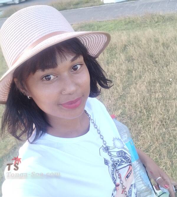 Je recherche un homme serieux pour amour long et durable.