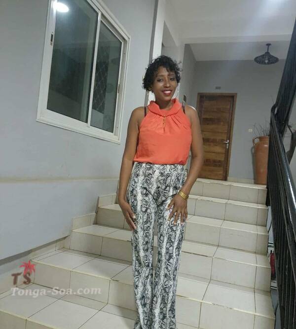 Éclat marron de diego:29ans prête a aimé de nouveau.