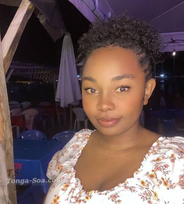 Un cœur d'une jeune femme à aimer