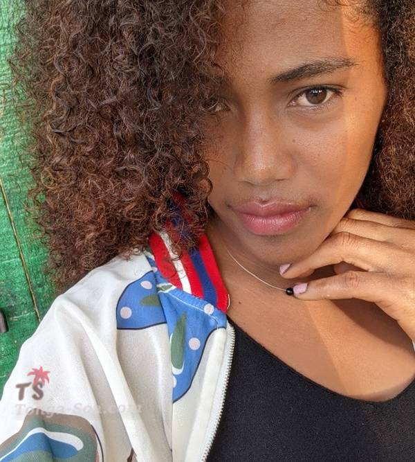 Bonjour je suis une femme libre à la recherche d'un relation séri...