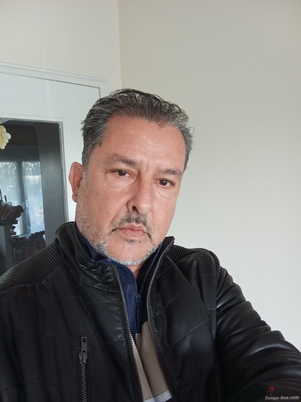 Cherche a faire connaissance , pour relation sincere et plus si f...